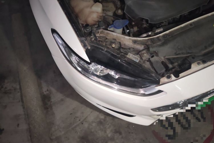 Used Ford Mondeo 2013 2.0L GTDi 200 Fashion Edition Right Front Headlight