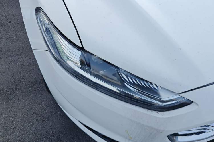Used Ford Mondeo 2013 2.0L GTDi 200 Fashion Edition Right Front Headlight
