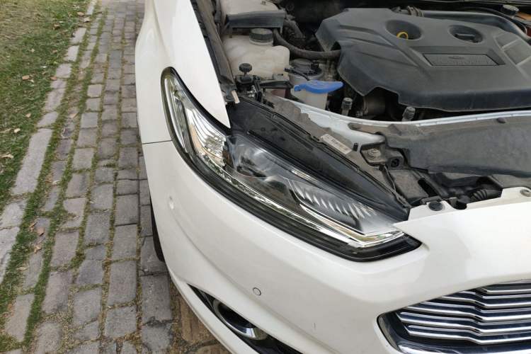 Used Ford Mondeo 2013 2.0L GTDi240 Flagship Edition Right Front Headlight
