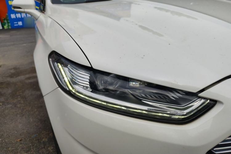 Used Ford Mondeo 2013 2.0L GTDi 200 Luxury Model Right Front Headlight