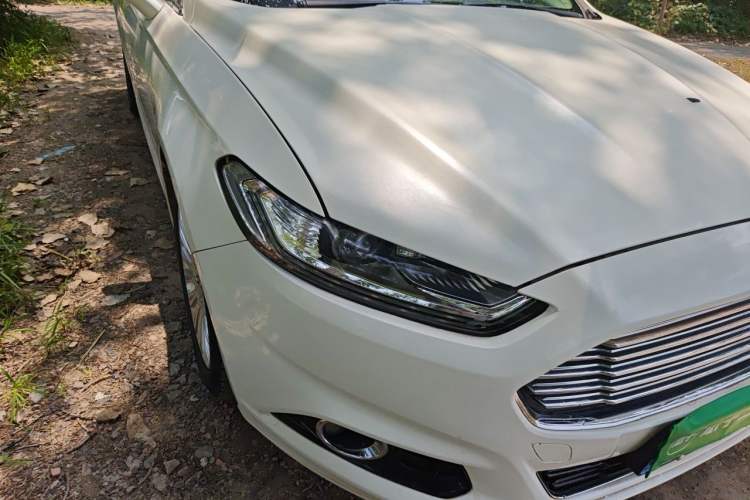 Used Ford Mondeo 2013 2.0L GTDi 200 Luxury Model Right Front Headlight