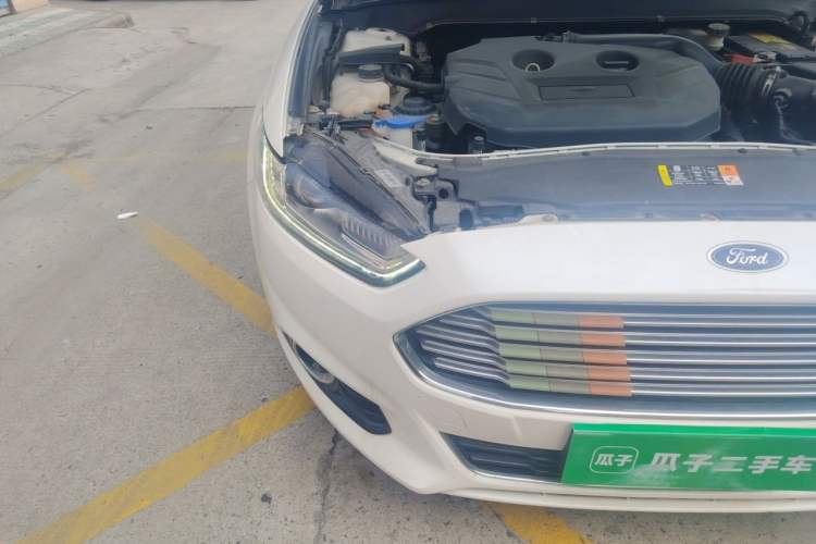 Used Ford Mondeo 2013 2.0L GTDi 200 Luxury Model Right Front Headlight
