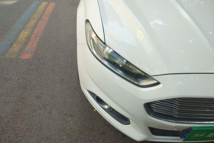 Used Ford Mondeo 2013 1.5L GTDi180 Comfort Model Right Front Headlight