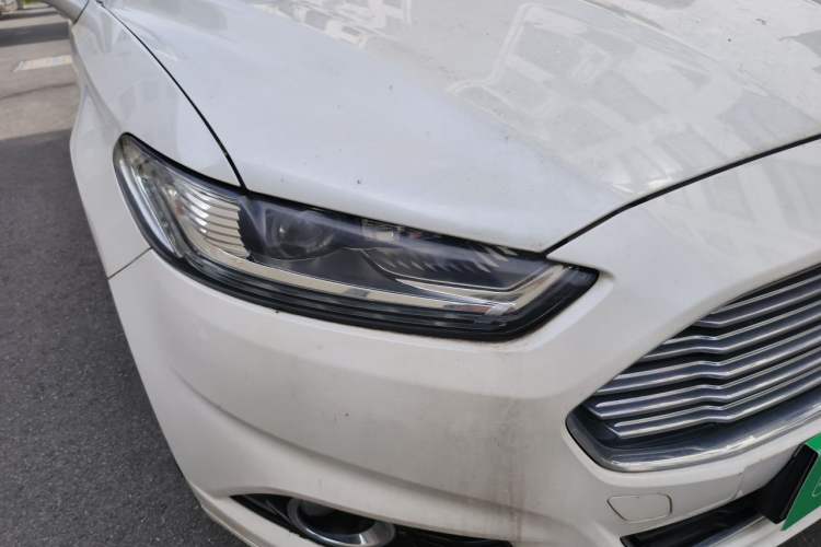 Used Ford Mondeo 2013 2.0L GTDi 200 Luxury Model Right Front Headlight