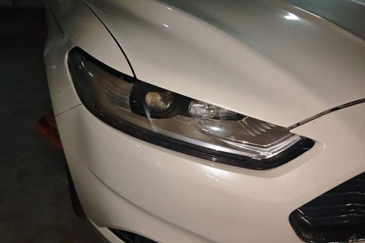 Used Ford Mondeo 2013 2.0L GTDi 200 Fashion Edition Right Front Headlight
