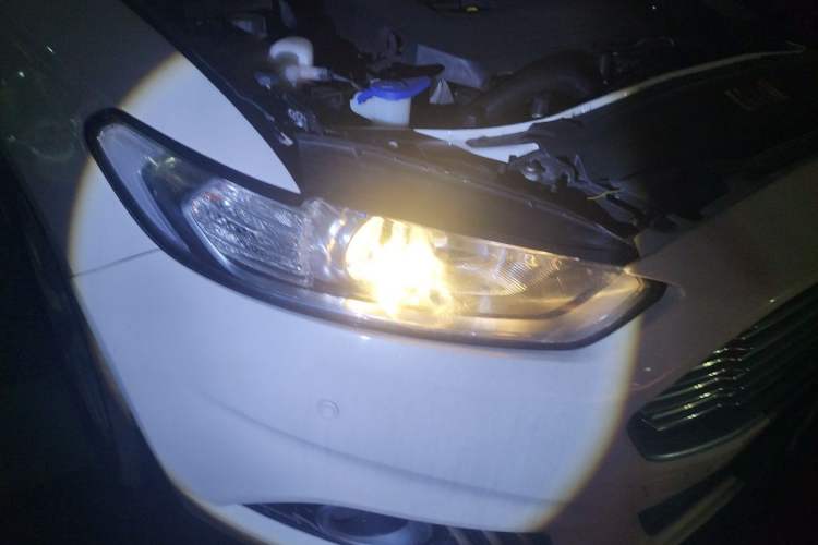 Used Ford Mondeo 2013 1.5L GTDi180 Fashion Edition Right Front Headlight