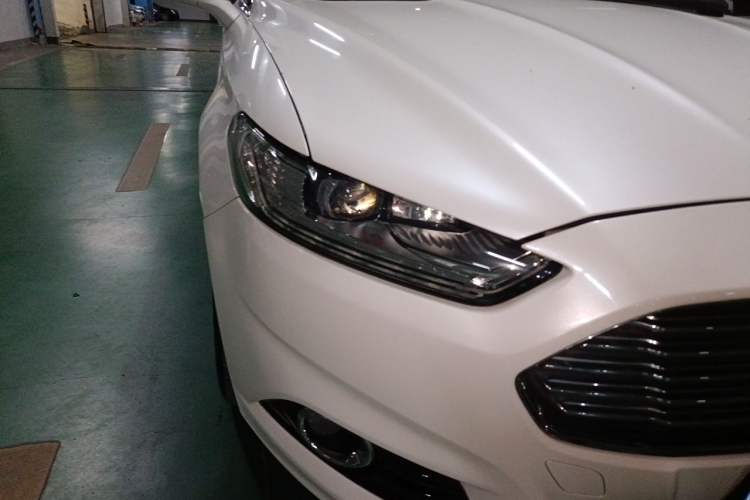 Used Ford Mondeo 2013 2.0L GTDi 200 Luxury Model Right Front Headlight