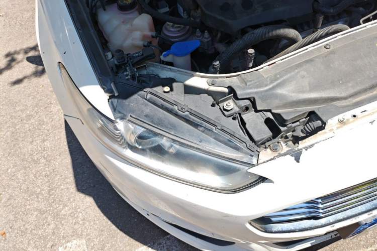 Used Ford Mondeo 2013 1.5L GTDi180 Comfort Model Right Front Headlight
