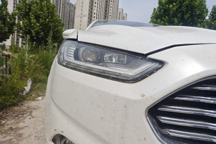 Used Ford Mondeo 2013 2.0L GTDi 200 Luxury Model Right Front Headlight