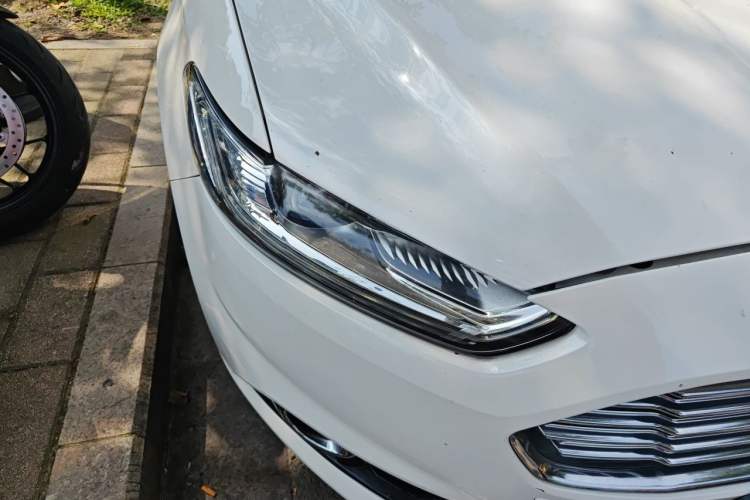 Used Ford Mondeo 2013 2.0L GTDi 200 Luxury Model Right Front Headlight