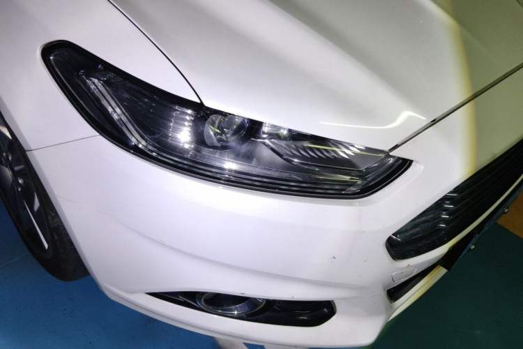 Used Ford Mondeo 2013 2.0L GTDi240 Luxury Sport Model Right Front Headlight