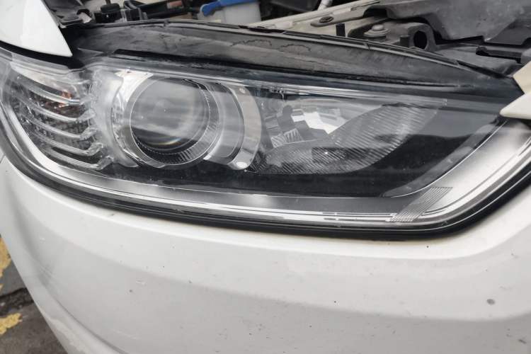 Used Ford Mondeo 2013 2.0L GTDi 200 Fashion Edition Right Front Headlight