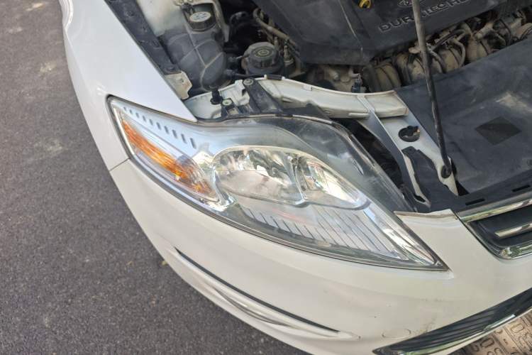 Used Ford Mondeo 2013 2.3L Fashion Edition Right Front Headlight