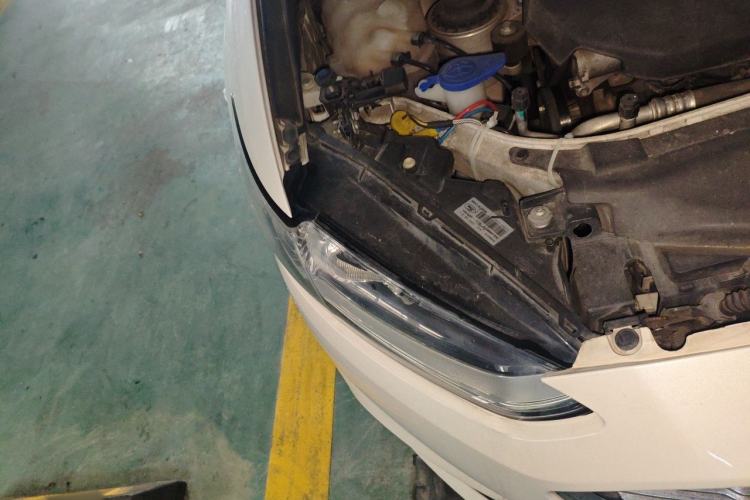 Used Ford Mondeo 2013 2.0L GTDi 200 Fashion Edition Right Front Headlight