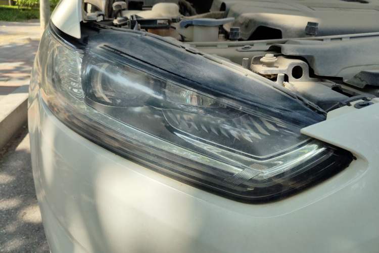Used Ford Mondeo 2013 2.0L GTDi240 Ultimate Edition Right Front Headlight