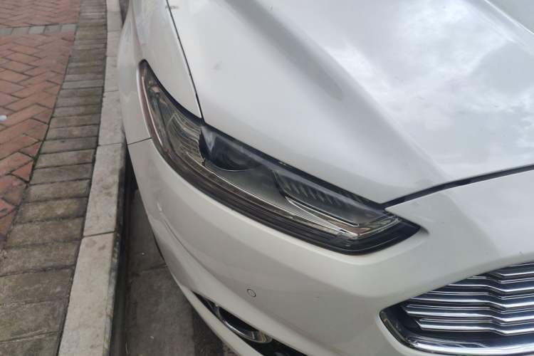 Used Ford Mondeo 2013 2.0L GTDi240 Flagship Edition Right Front Headlight