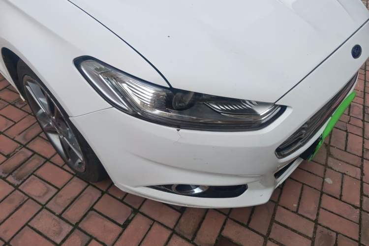 Used Ford Mondeo 2013 2.0L GTDi240 Luxury Sport Model Right Front Headlight