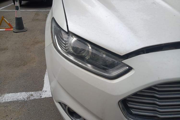Used Ford Mondeo 2013 2.0L GTDi 200 Fashion Edition Right Front Headlight