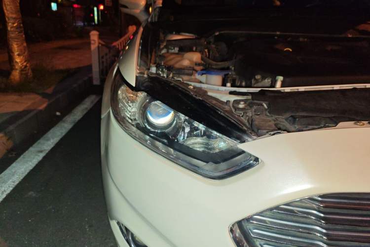 Used Ford Mondeo 2013 2.0L GTDi 200 Fashion Edition Right Front Headlight