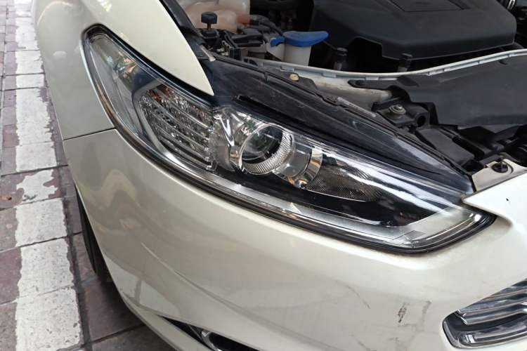 Used Ford Mondeo 2013 2.0L GTDi 200 Fashion Edition Right Front Headlight