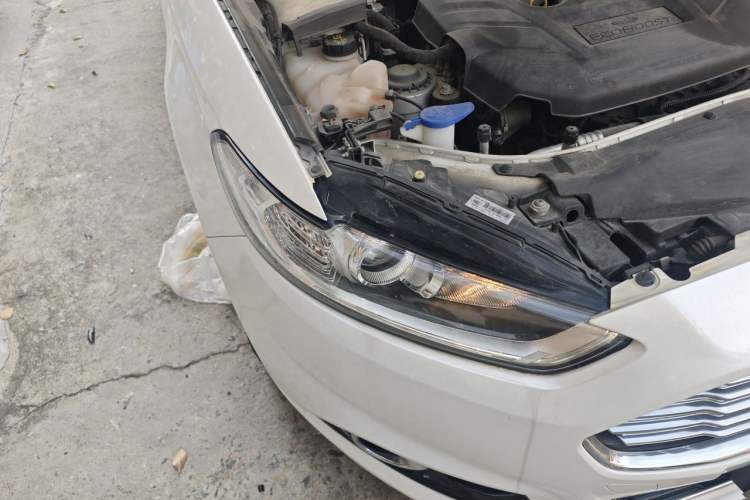 Used Ford Mondeo 2013 2.0L GTDi 200 Fashion Edition Right Front Headlight