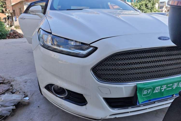 Used Ford Mondeo 2013 2.0L GTDi240 Luxury Sport Model Right Front Headlight