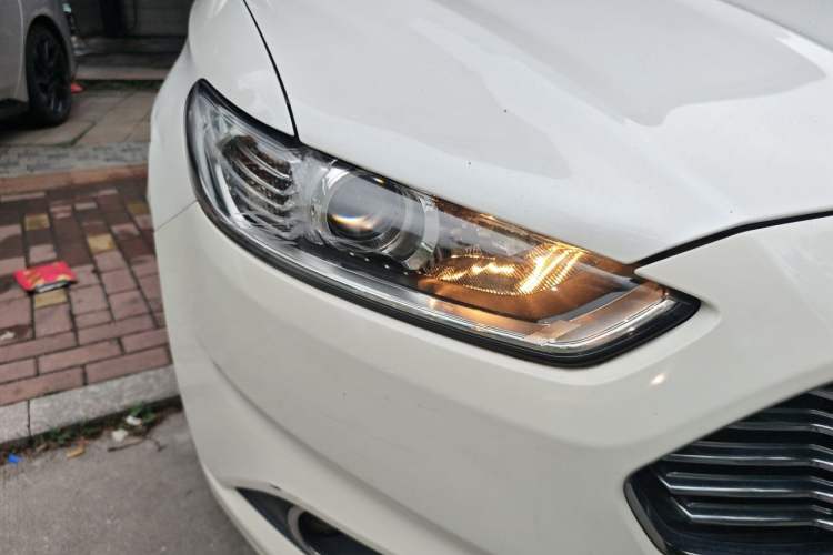 Used Ford Mondeo 2013 1.5L GTDi180 Fashion Edition Right Front Headlight