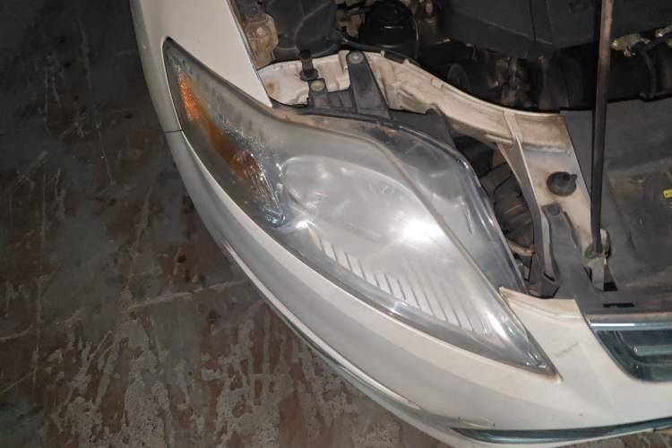 Used Ford Mondeo 2013 2.3L Fashion Edition Right Front Headlight