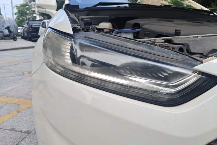 Used Ford Mondeo 2013 2.0L GTDi 200 Fashion Edition Right Front Headlight