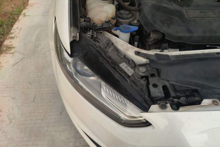 Used Ford Mondeo 2013 2.0L GTDi240 Flagship Edition Right Front Headlight