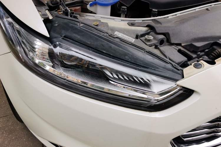 Used Ford Mondeo 2013 2.0L GTDi 200 Fashion Edition Right Front Headlight