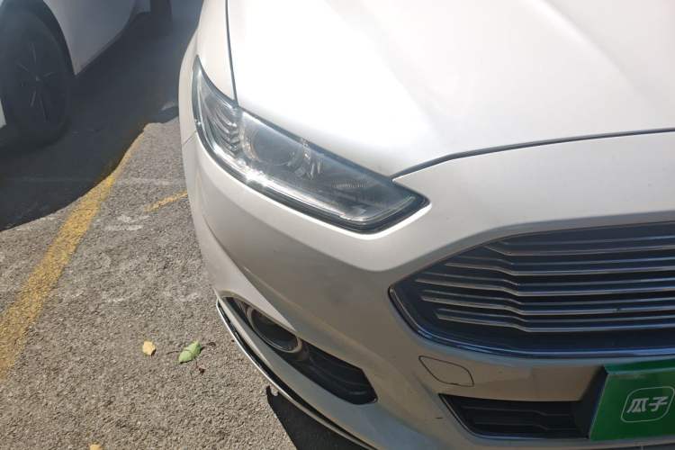 Used Ford Mondeo 2013 2.0L GTDi 200 Fashion Edition Right Front Headlight