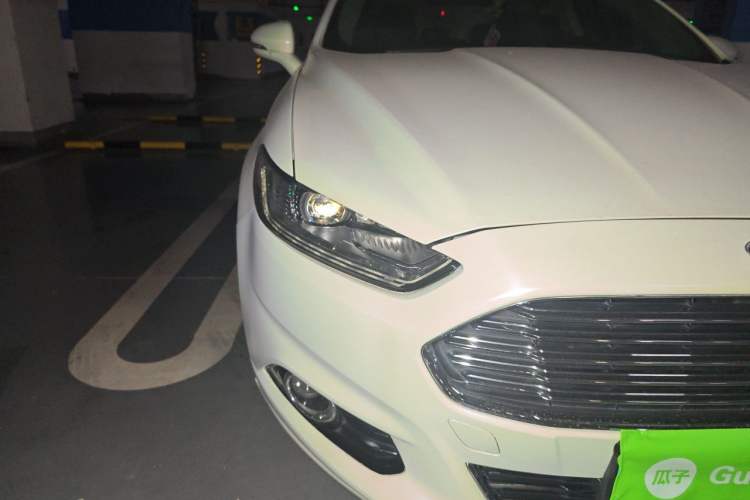 Used Ford Mondeo 2013 2.0L GTDi240 Luxury Sport Model Right Front Headlight