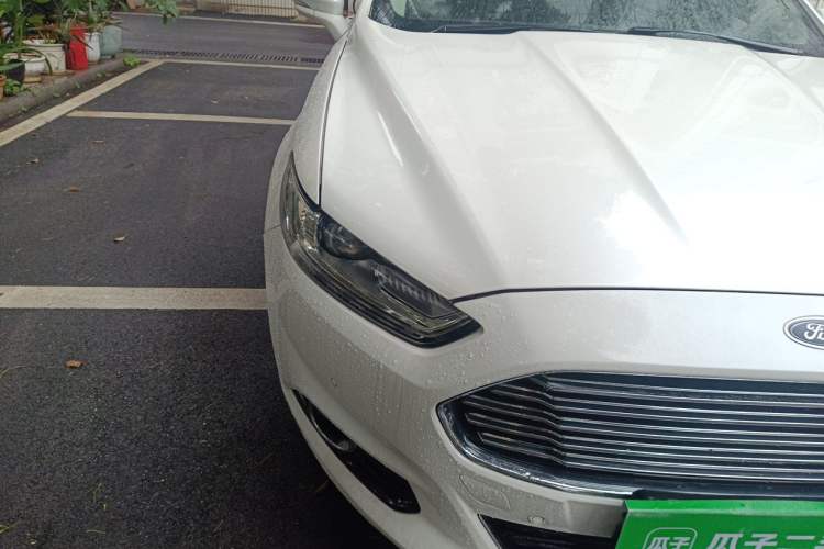 Used Ford Mondeo 2013 2.0L GTDi240 Flagship Edition Right Front Headlight