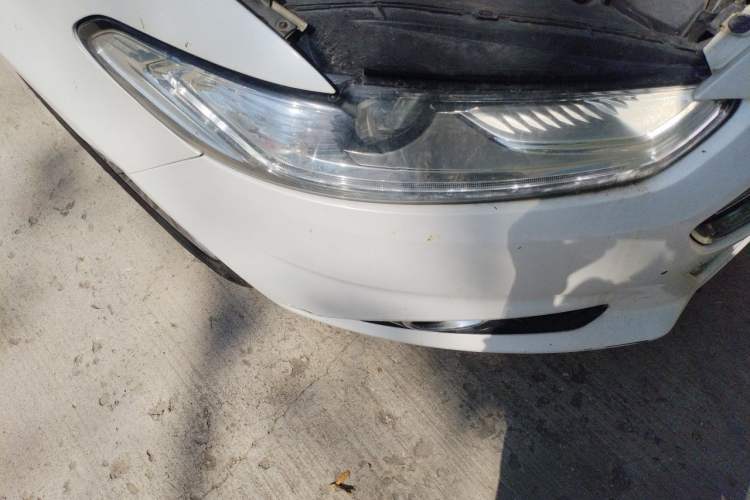 Used Ford Mondeo 2013 2.0L GTDi 200 Luxury Model Right Front Headlight