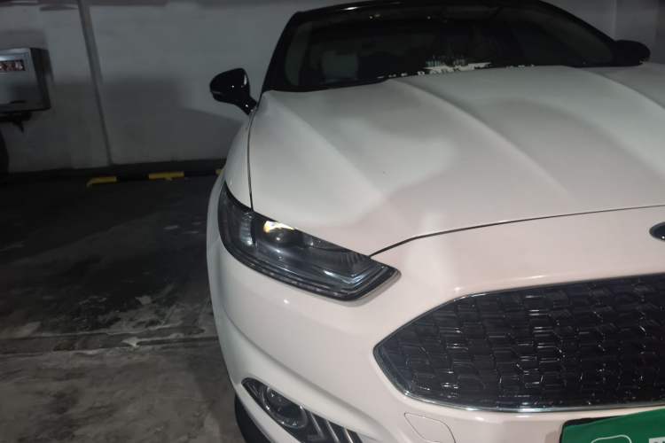 Used Ford Mondeo 2013 2.0L GTDi 200 Fashion Edition Right Front Headlight