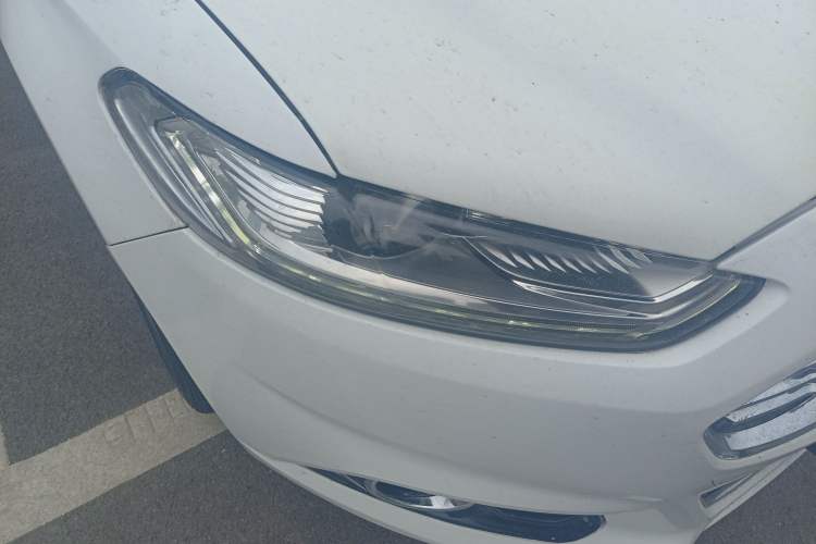 Used Ford Mondeo 2013 2.0L GTDi 200 Luxury Model Right Front Headlight