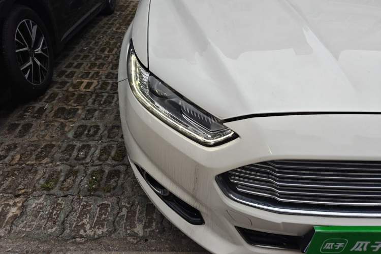 Used Ford Mondeo 2013 2.0L GTDi 200 Luxury Model Right Front Headlight