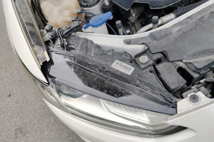 Used Ford Mondeo 2013 2.0L GTDi240 Luxury Sport Model Right Front Headlight