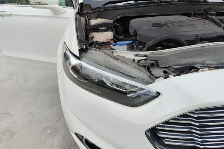 Used Ford Mondeo 2013 1.5L GTDi180 Fashion Edition Right Front Headlight