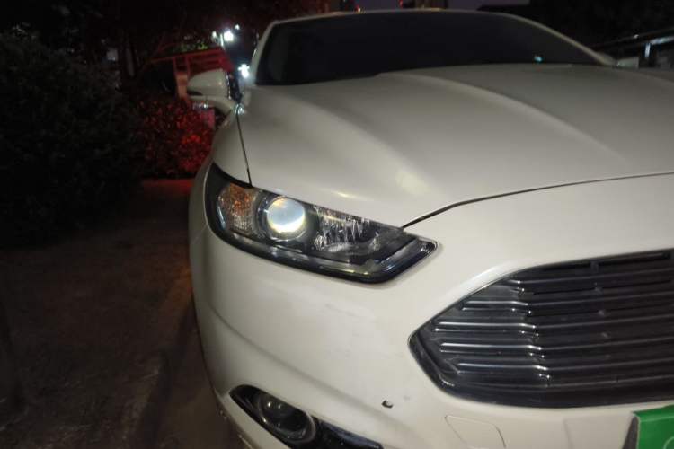 Used Ford Mondeo 2013 2.0L GTDi 200 Fashion Edition Right Front Headlight