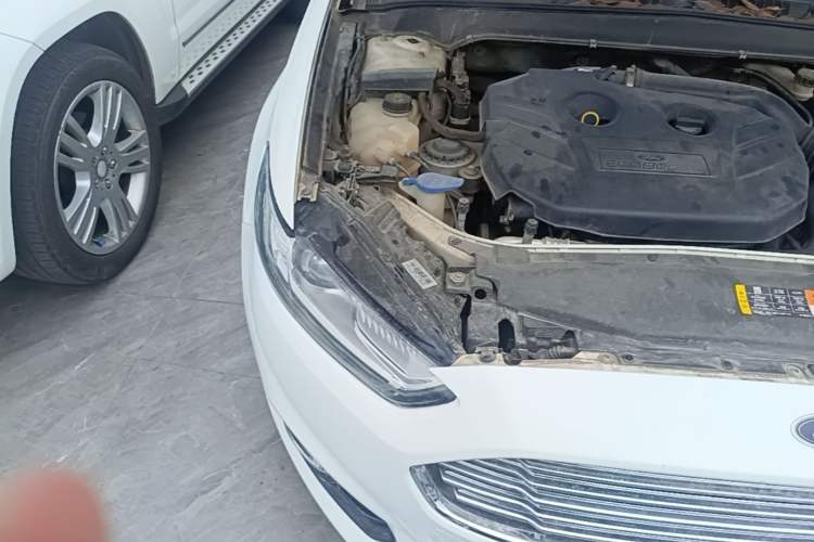 Used Ford Mondeo 2013 2.0L GTDi 200 Luxury Model Right Front Headlight