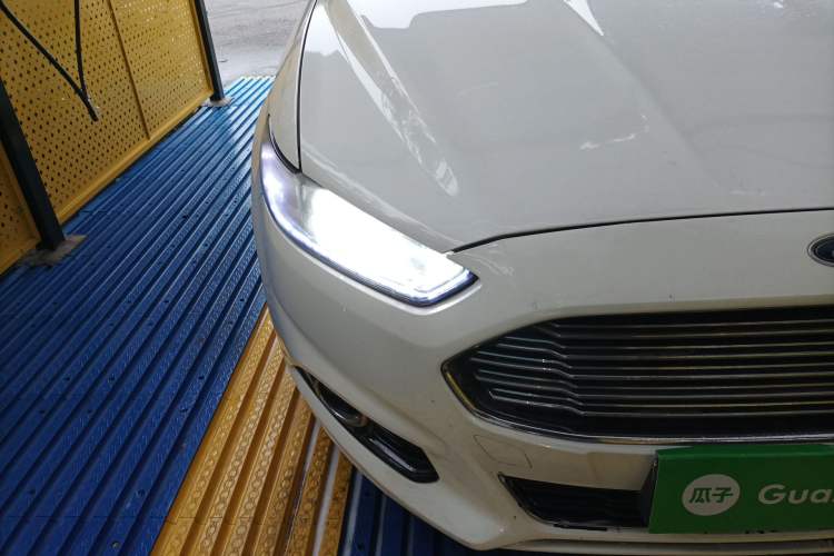 Used Ford Mondeo 2013 2.0L GTDi 200 Fashion Edition Right Front Headlight