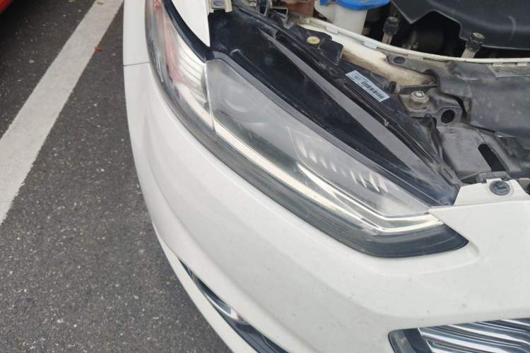 Used Ford Mondeo 2013 2.0L GTDi 200 Fashion Edition Right Front Headlight