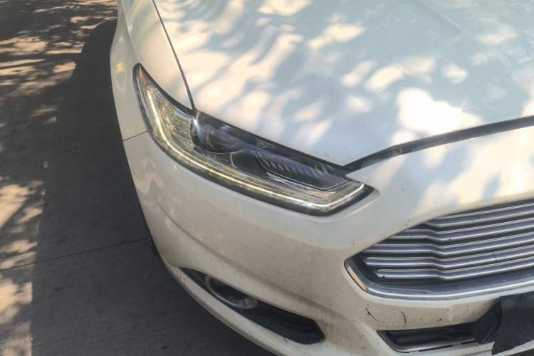 Used Ford Mondeo 2013 2.0L GTDi 200 Luxury Model Right Front Headlight