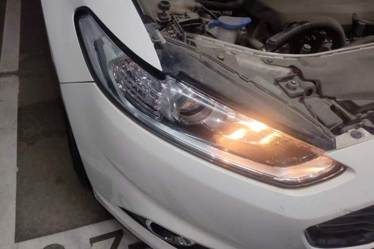 Used Ford Mondeo 2013 1.5L GTDi180 Fashion Edition Right Front Headlight