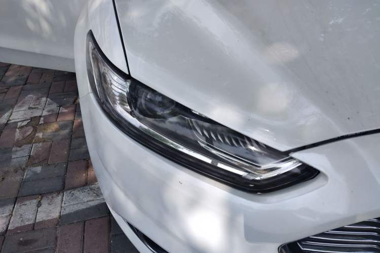 Used Ford Mondeo 2013 2.0L GTDi 200 Luxury Model Right Front Headlight