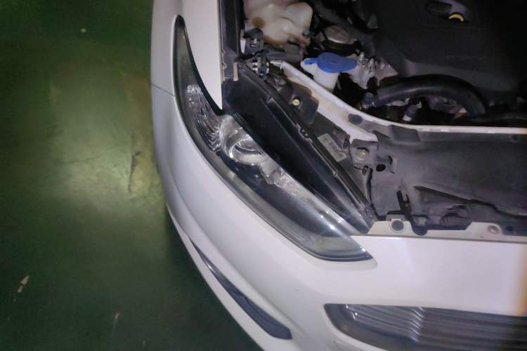 Used Ford Mondeo 2013 1.5L GTDi180 Fashion Edition Right Front Headlight