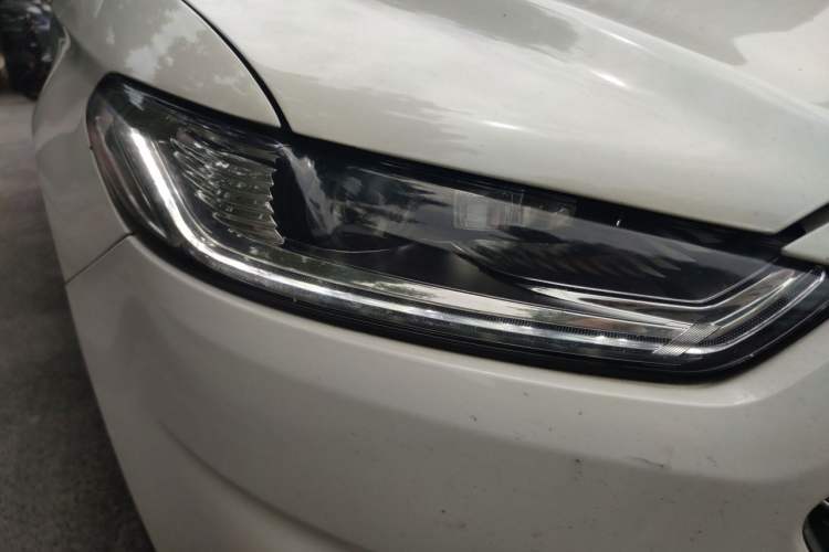 Used Ford Mondeo 2013 2.0L GTDi 200 Luxury Model Right Front Headlight