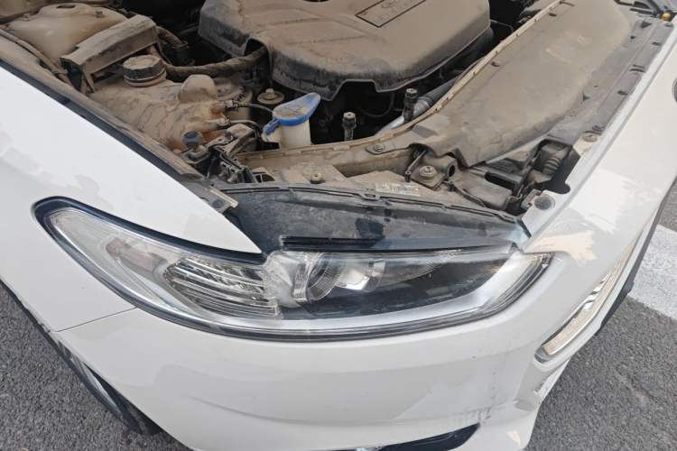 Used Ford Mondeo 2013 2.0L GTDi 200 Fashion Edition Right Front Headlight